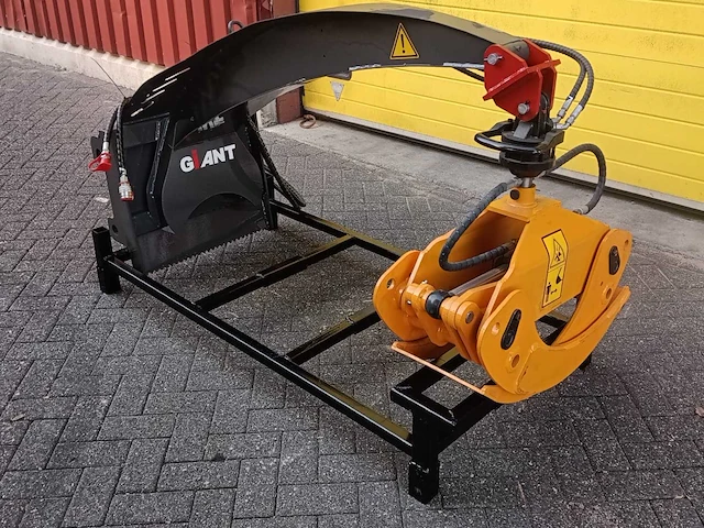 Hydraulische kraanarm met draaibare houtgrijper – passend voor giant - afbeelding 1 van  12