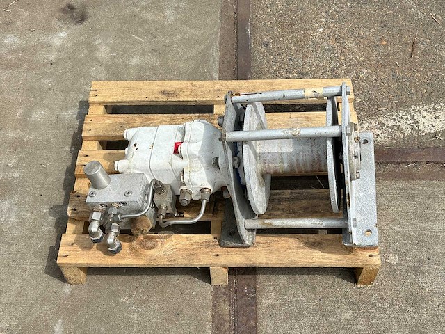 Hydraulische lier - afbeelding 1 van  4