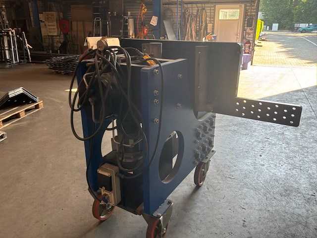 Hydraulische mobiel spantenbuiger - afbeelding 2 van  4