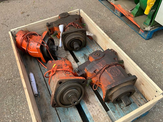 Hydraulische motor (4x) - afbeelding 2 van  4