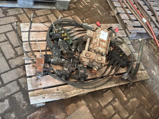 Hydraulische onderdelen - afbeelding 1 van  7