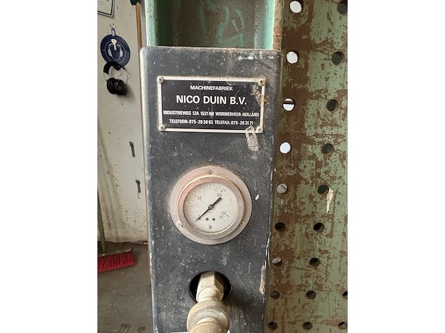 Hydraulische opsluitbank nico duin b.v. - afbeelding 3 van  8