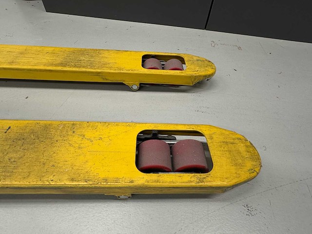 Hydraulische palletwagen 2500kg - afbeelding 2 van  5