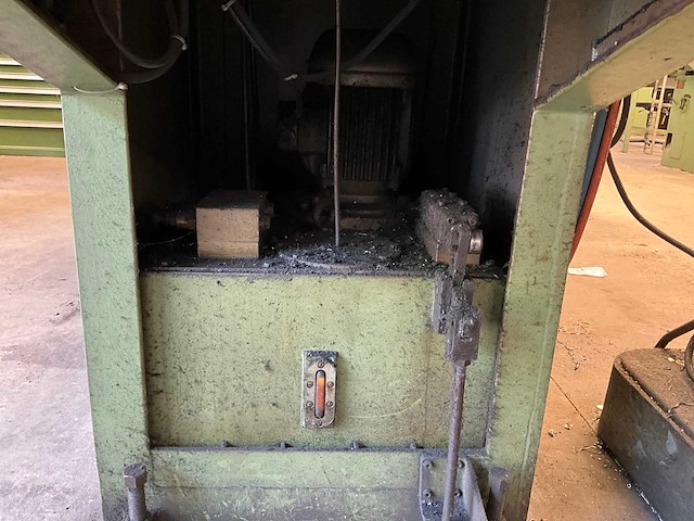 Hydraulische pedaal buigmachine - afbeelding 4 van  6