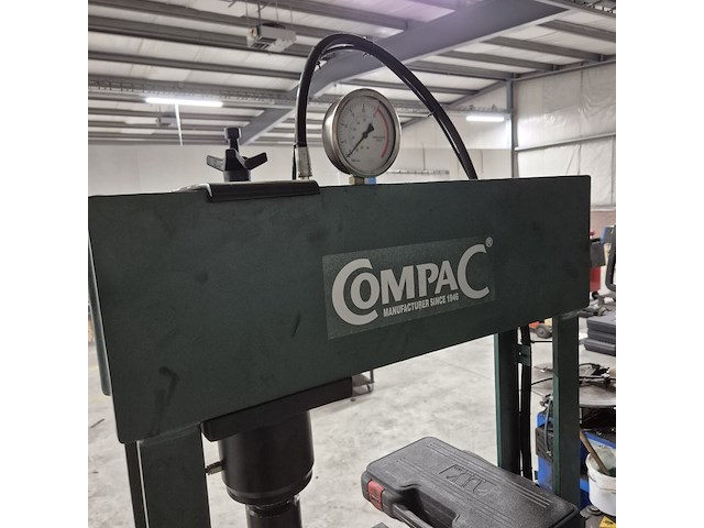 Hydraulische pers, compac - afbeelding 3 van  9