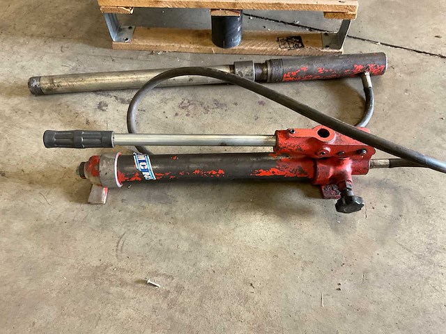 Hydraulische pers en toebehoren - afbeelding 1 van  6