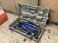 Hydraulische pers uitdeukset