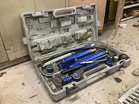 Hydraulische pers uitdeukset - afbeelding 3 van  4