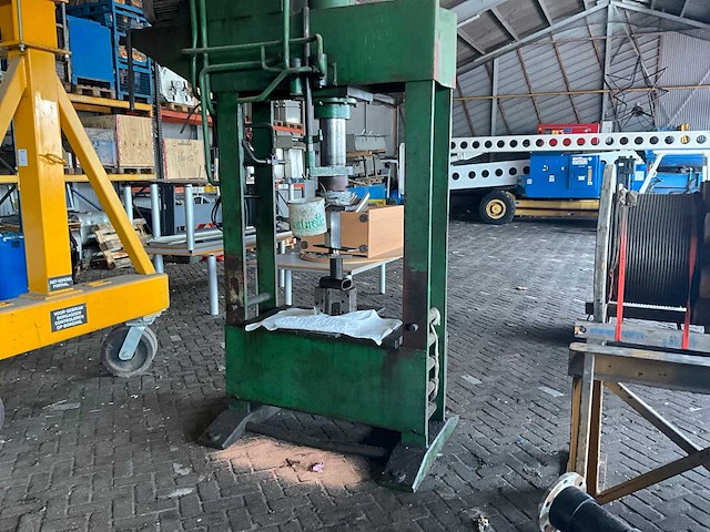 Hydraulische pers - afbeelding 7 van  12