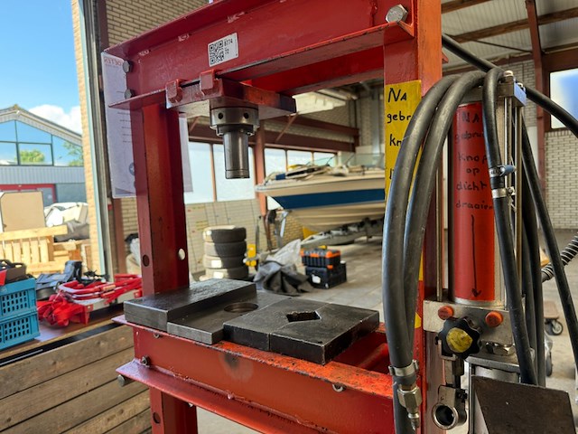 Hydraulische pers - afbeelding 4 van  6