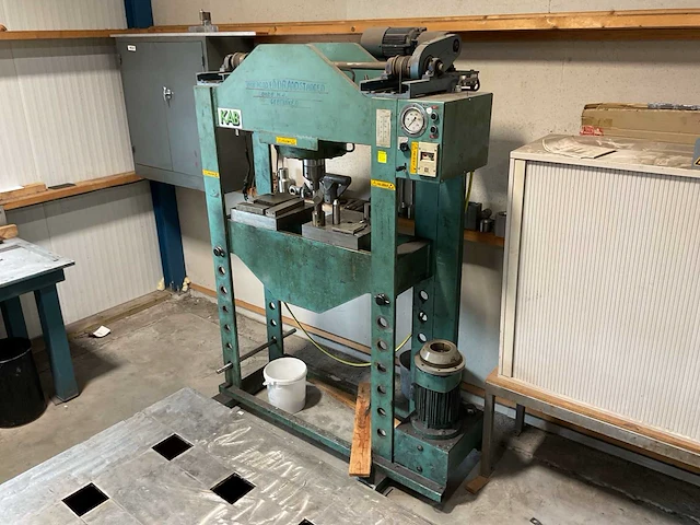 Hydraulische pers - afbeelding 8 van  14