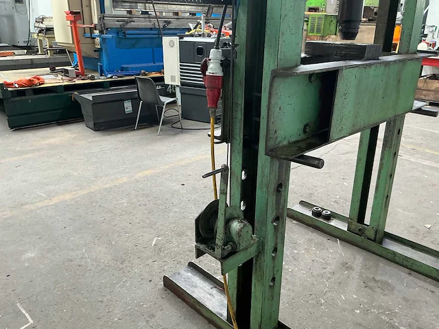 Hydraulische pers - afbeelding 4 van  7