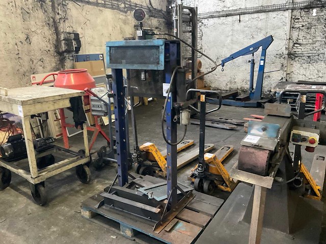 Hydraulische pers - afbeelding 1 van  7