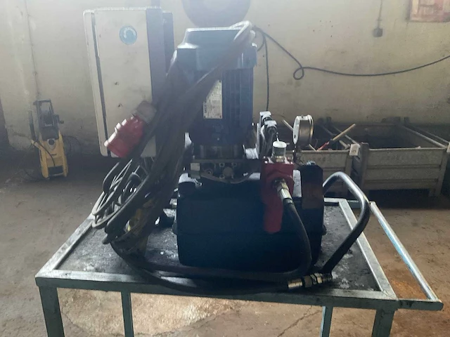 Hydraulische pers - afbeelding 8 van  9