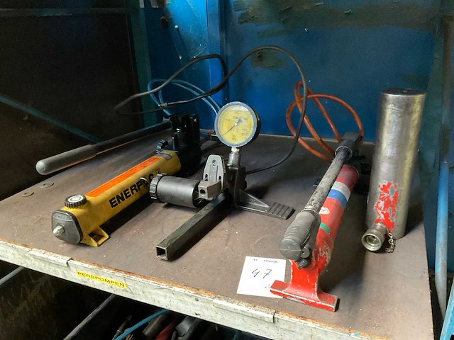 Hydraulische perspomp (2x) - afbeelding 1 van  4