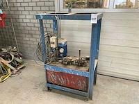 Hydraulische pomp in frame - afbeelding 1 van  5