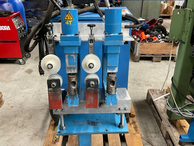 Hydraulische pons- en knipmachine - afbeelding 4 van  4