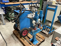 Hydraulische pons- en knipmachine - afbeelding 1 van  4