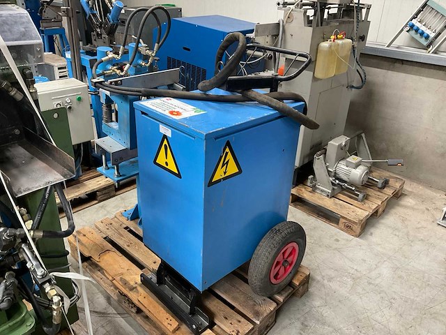 Hydraulische pons- en knipmachine - afbeelding 3 van  4