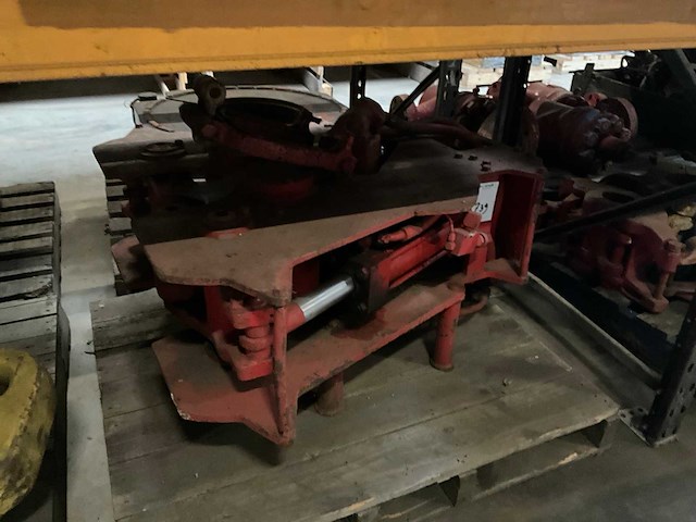 Hydraulische power spider "hydraulic casing power tong" - afbeelding 1 van  5
