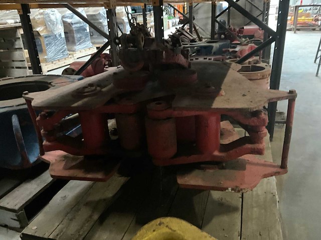Hydraulische power spider "hydraulic casing power tong" - afbeelding 5 van  5