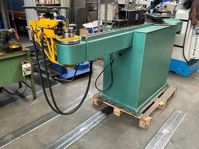 Hydraulische profielbuigmachine / ringrolmachine voor staalprofielen - afbeelding 5 van  11