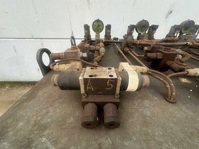 Hydraulische regelbank - afbeelding 5 van  7