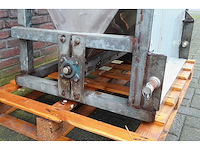 Hydraulische rvs (kunstmest) strooier - afbeelding 1 van  1