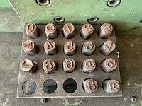 Hydraulische slagcijferpers - afbeelding 8 van  12
