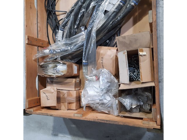 Hydraulische slangen, deurrubbers en onderdelen - afbeelding 10 van  10