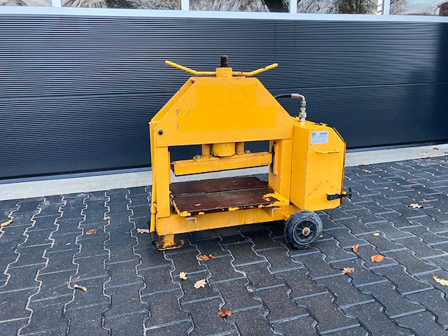 Hydraulische steenknipper elwebo htk 050 hydr elektrisch 2001 - afbeelding 1 van  1