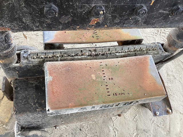 Hydraulische steenknipper - afbeelding 4 van  5