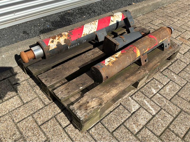 Hydraulische stempelcilinder (2x) - afbeelding 1 van  6