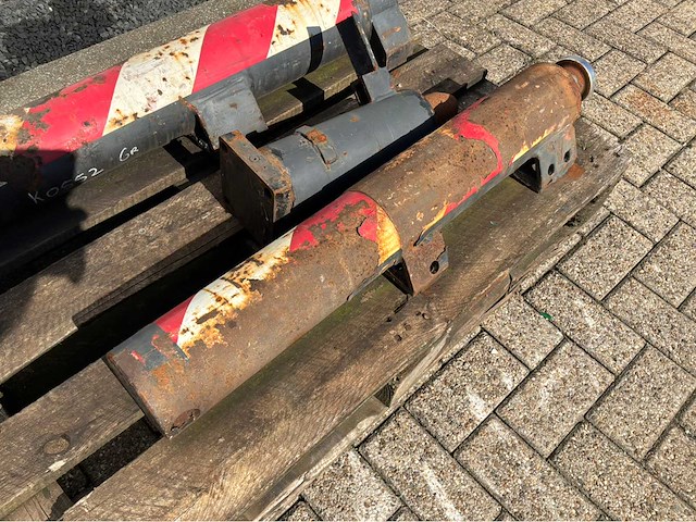 Hydraulische stempelcilinder (2x) - afbeelding 2 van  6