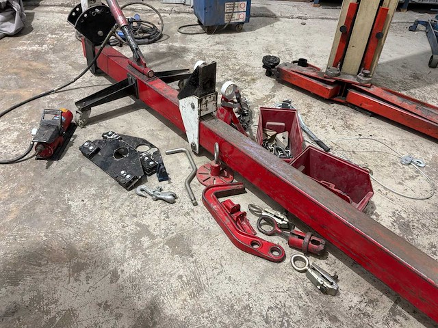 Hydraulische trekbank met toebehoren - afbeelding 3 van  7