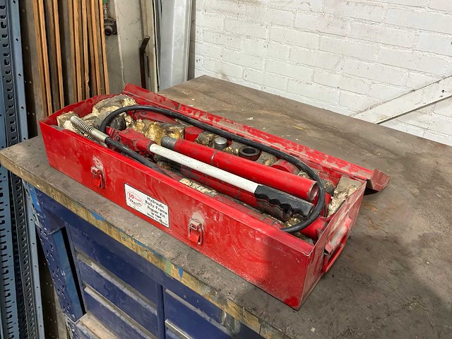 Hydraulische uitdeukset 10.00t - afbeelding 1 van  3