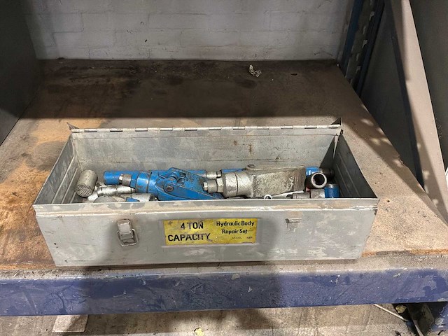 Hydraulische uitdeukset 4.00t - afbeelding 1 van  4
