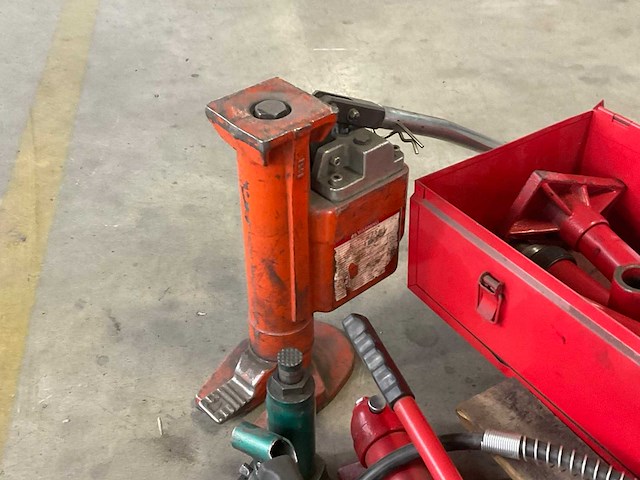 Hydraulische uitdeukset - afbeelding 3 van  4