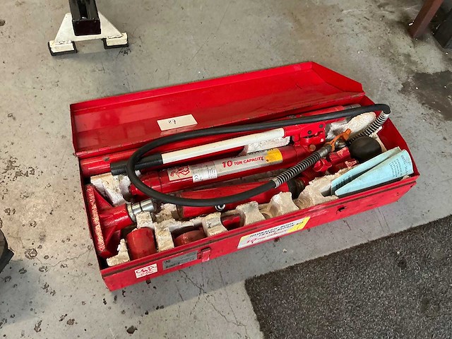 Hydraulische uitdeukset - afbeelding 1 van  3