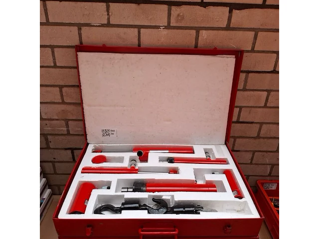 Hydraulische uitdeukset - afbeelding 9 van  9