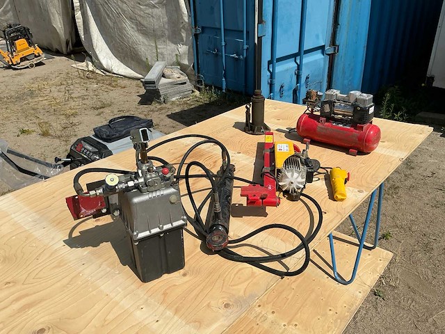 Hydraulische unit, elektrische staalkabeltakel, compressor en hydraulische potkrik - afbeelding 7 van  14