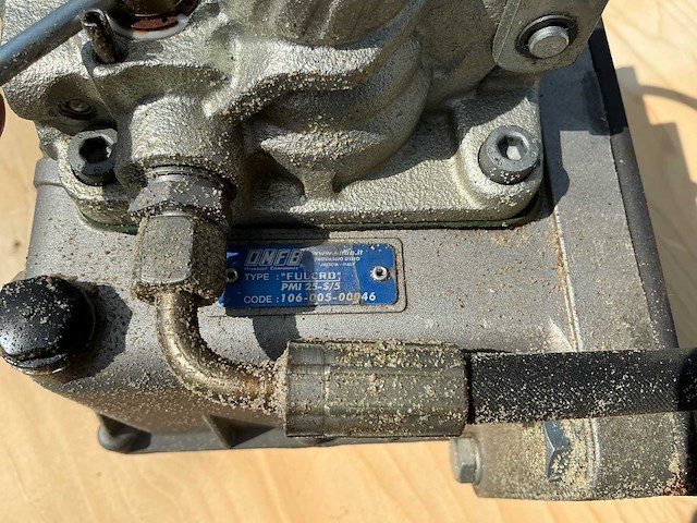 Hydraulische unit, elektrische staalkabeltakel, compressor en hydraulische potkrik - afbeelding 9 van  14
