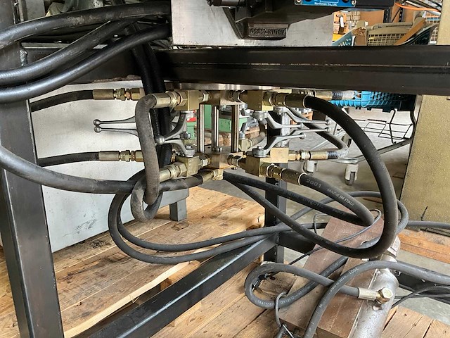 Hydraulische universele buigtafel - afbeelding 7 van  13