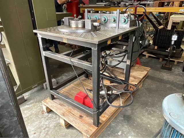 Hydraulische universele buigtafel - afbeelding 9 van  13