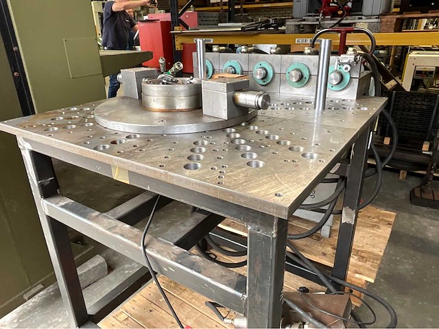 Hydraulische universele buigtafel - afbeelding 11 van  13