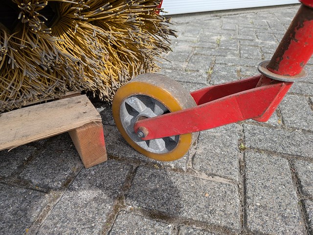 Hydraulische veegmachine - afbeelding 2 van  11