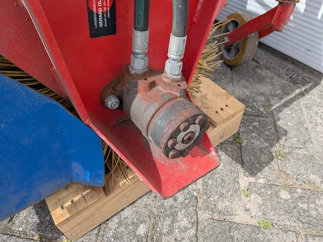 Hydraulische veegmachine - afbeelding 7 van  11