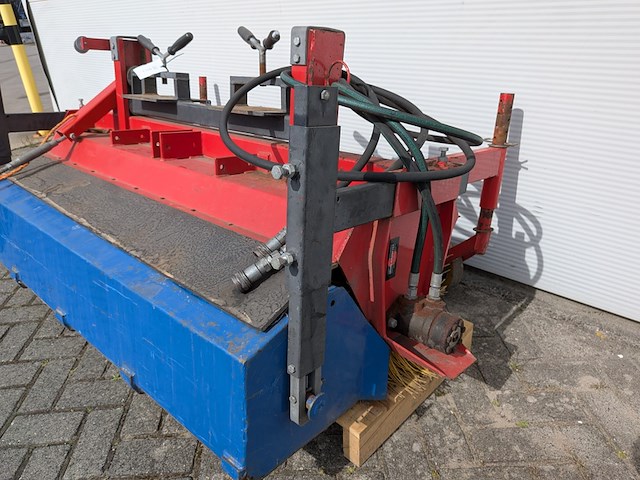 Hydraulische veegmachine - afbeelding 9 van  11