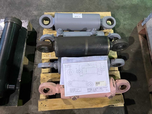 Hydraulische vering cilinder (5x) - afbeelding 1 van  6