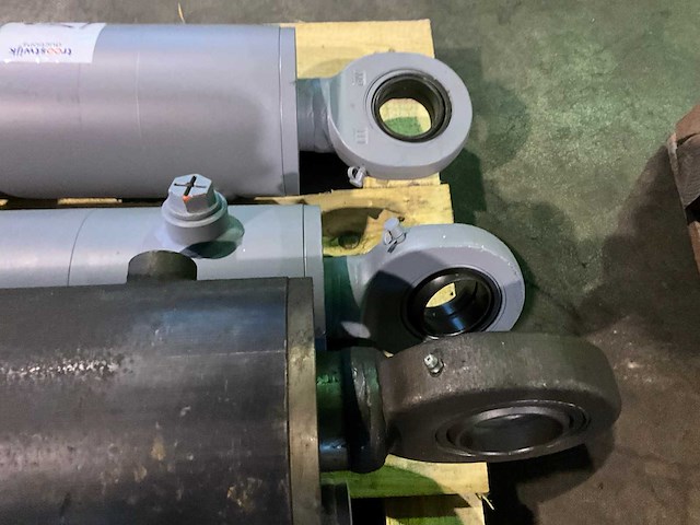 Hydraulische vering cilinder (5x) - afbeelding 4 van  6
